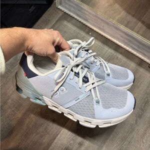 Women's On Cloudflyer 4 running shoes